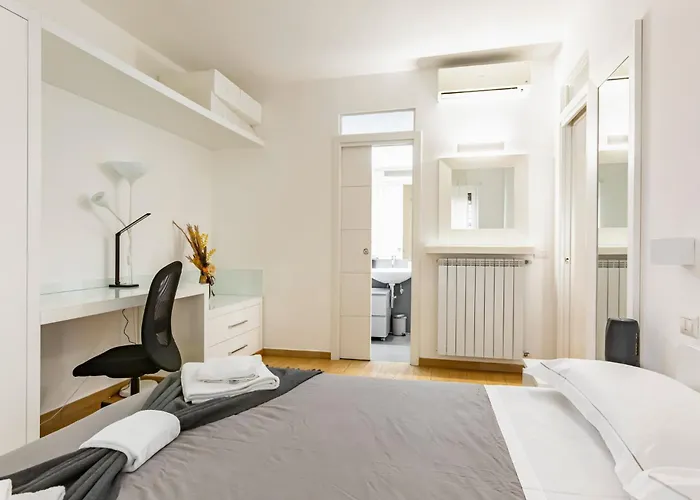 Guesthost - Cozy With Small Terrace