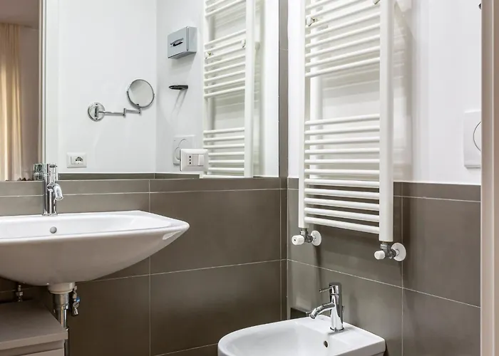 Guesthost - Cozy With Small Terrace アパート フィレンツェ